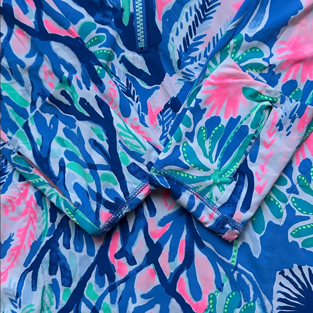 EUC Lilly Pulitzer Delaynee Meryl Luxletic Top Half Zip Jet Stream Size Medium - Picture 9 of 16